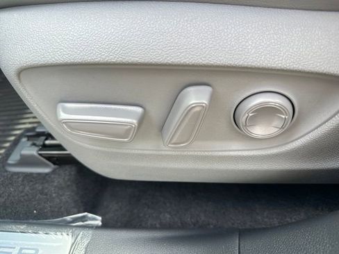 New 2026 Toyota Highlander Limited AWD/4WD image 17