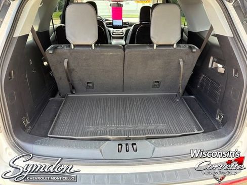 Used 2022 Ford Explorer XLT w/ Equipment Group 202A AWD/4WD image 19