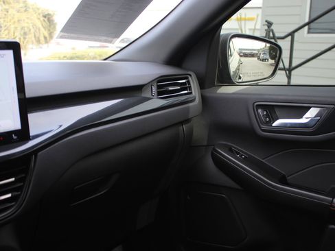 Used 2023 Ford Escape ST-Line w/ Tech Pack #1 AWD/4WD image 33