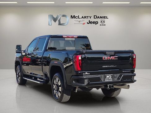 Used 2025 GMC Sierra 2500 Denali w/ Technology Package AWD/4WD image 4