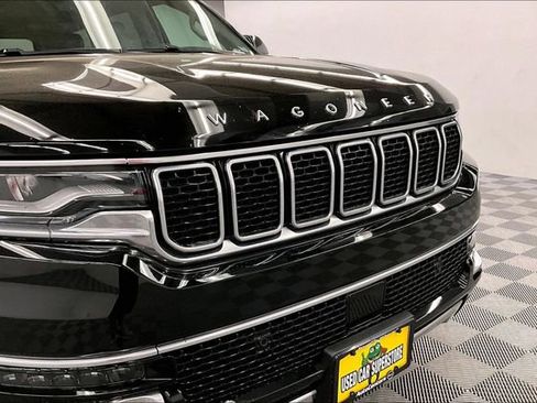 Used 2022 Jeep Wagoneer Series III w/ Rear Seat Video Group 1 AWD/4WD image 32