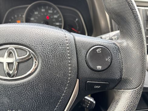 Used 2015 Toyota RAV4 LE AWD/4WD image 21