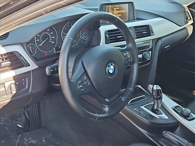 Used 2016 BMW 320i Sedan RWD image 10