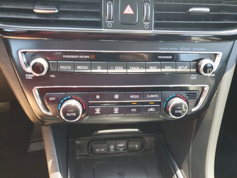 Used 2020 Kia Optima Premium image 24