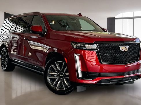 Certified 2024 Cadillac Escalade ESV Sport Platinum w/ Heavy-Duty Trailer Package AWD/4WD image 11