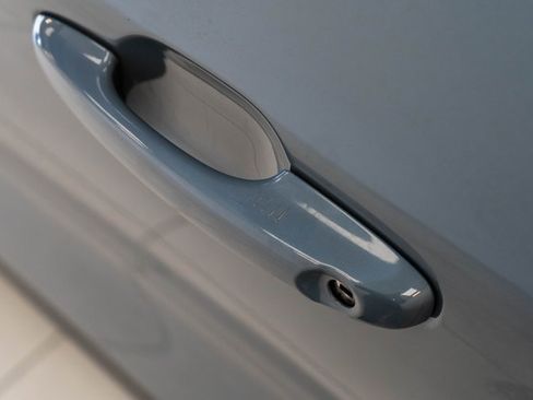 Used 2023 Ford Escape SE image 9