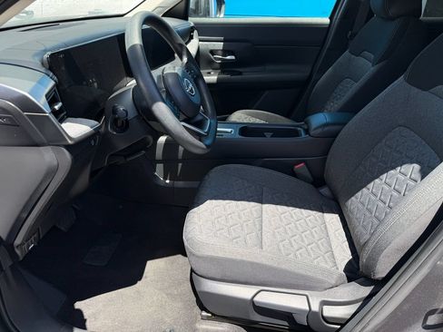 Used 2026 Nissan Kicks SV FWD image 29