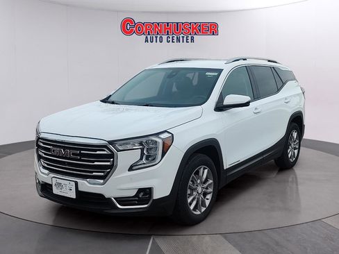 Used 2022 GMC Terrain SLT w/ Tech Package image 4