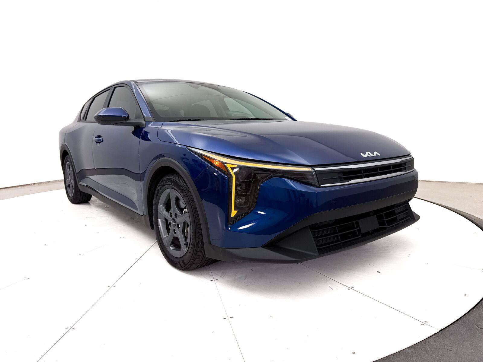 Used 2025 Kia K4 FWD image 11