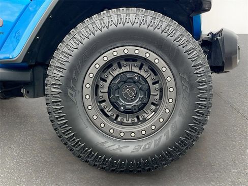 Certified 2023 Jeep Gladiator Mojave w/ Trailer Tow Package image 28