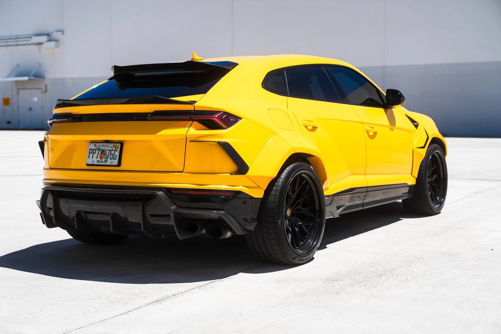 Used 2021 Lamborghini Urus AWD/4WD image 7