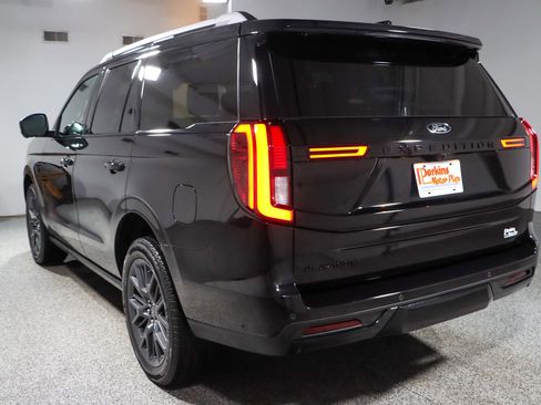 Used 2025 Ford Expedition Platinum w/ Stealth Performance Package AWD/4WD image 9