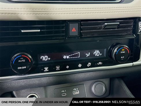 Used 2022 Nissan Rogue SV image 15