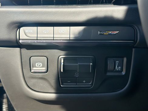 Used 2026 Cadillac Escalade V w/ LPO, ONYX Package AWD/4WD image 35