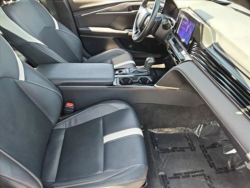 Used 2025 Toyota Camry SE FWD image 26