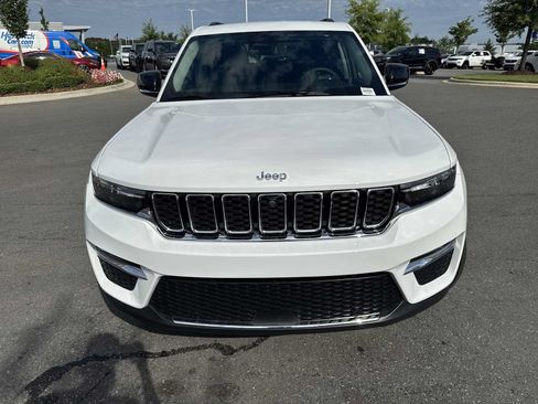 Used 2023 Jeep Grand Cherokee Limited w/ Luxury Tech Group II AWD/4WD image 3