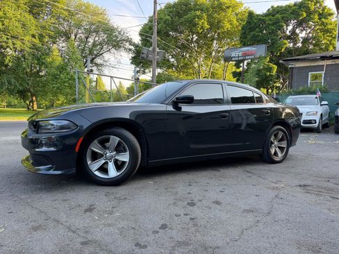 Used 2015 Dodge Charger SE w/ Sport Appearance Group RWD image 10