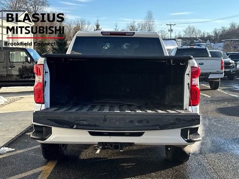 Used 2023 Chevrolet Silverado 1500 Custom image 24
