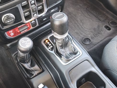 Used 2024 Jeep Gladiator Sport AWD/4WD image 22