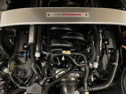 Used 2017 Ford Mustang Shelby GT350R w/ GT350R Equipment Group 920A RWD image 25