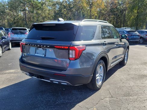 Used 2025 Ford Explorer Active w/ Active Comfort Package image 6