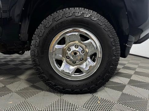 Used 2022 Toyota Tacoma SR image 11