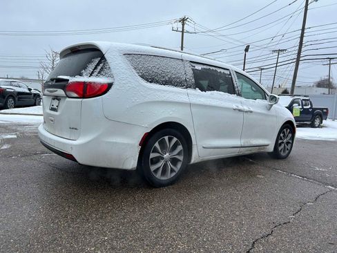 Certified 2020 Chrysler Pacifica Limited image 16