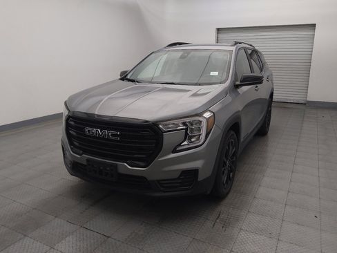 Used 2023 GMC Terrain SLE w/ Driver Convenience Package image 15