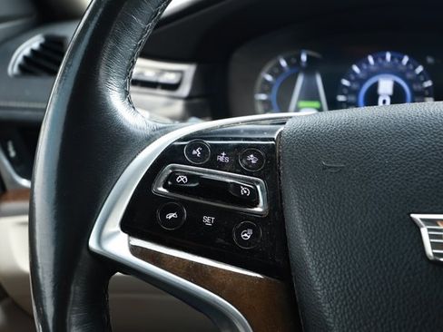 Used 2018 Cadillac Escalade Luxury AWD/4WD image 12