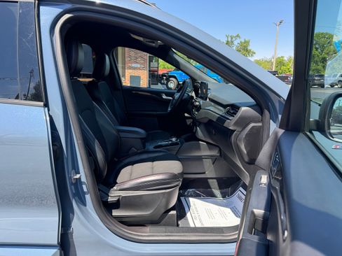 Used 2023 Ford Escape ST-Line w/ Equipment Group 301A FWD image 16
