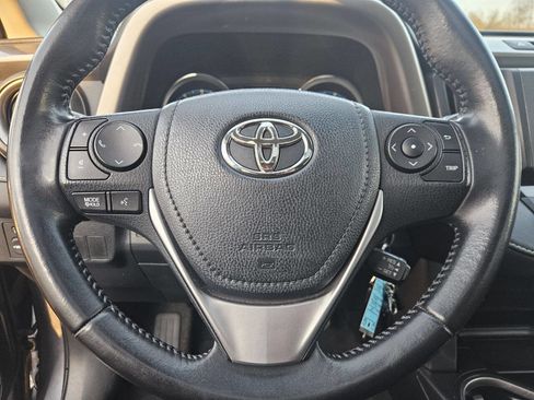 Used 2016 Toyota RAV4 XLE image 21