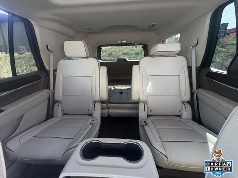 Used 2023 GMC Yukon Denali w/ Denali Reserve Package image 25