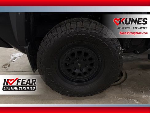 Used 2024 Toyota Tacoma TRD Off-Road image 14