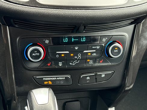 Used 2019 Ford Escape SE image 26