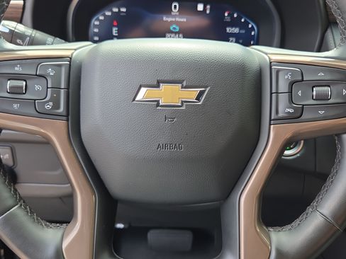 Certified 2023 Chevrolet Suburban High Country AWD/4WD image 28