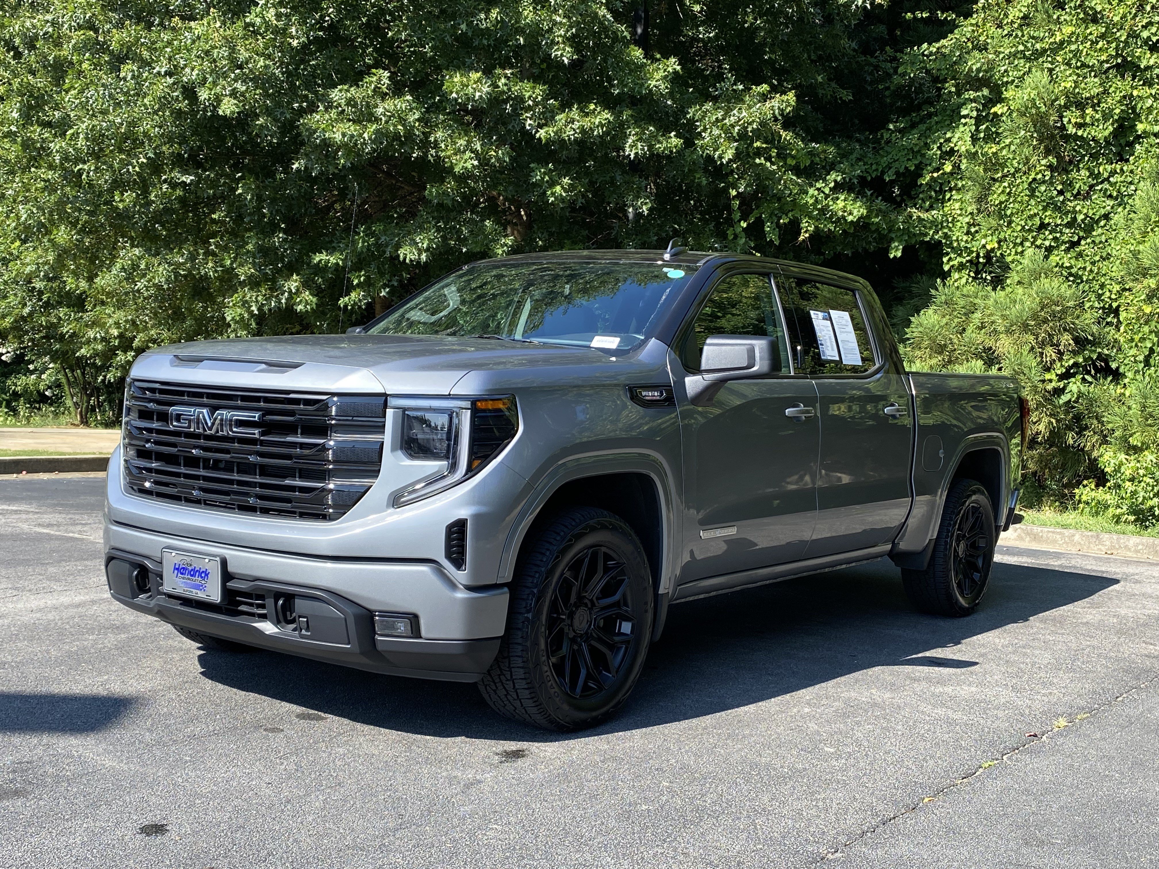 Used 2024 GMC Sierra 1500 Elevation w/ Preferred Package AWD/4WD image 5