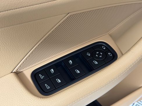 Certified 2023 Porsche Panamera 4 Platinum Edition AWD/4WD image 30