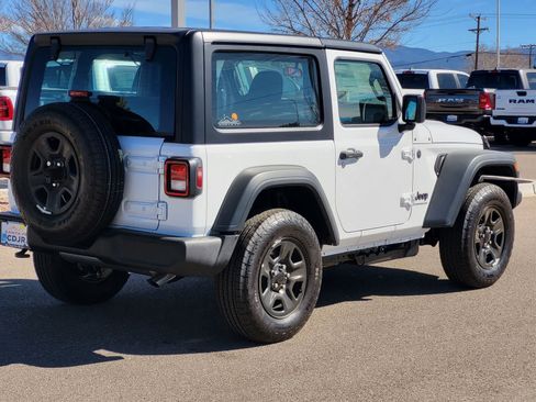 Used 2026 Jeep Wrangler Sport AWD/4WD image 4
