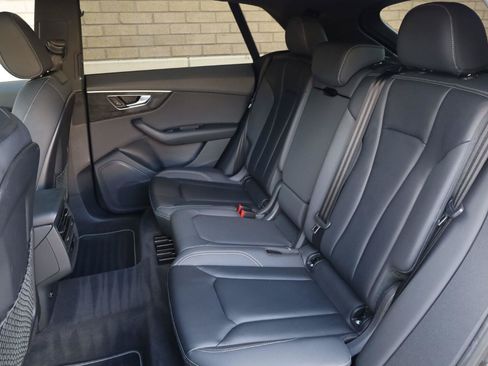 Used 2019 Audi Q8 Premium w/ Convenience Package AWD/4WD image 24