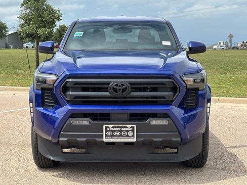 Used 2025 Toyota Tacoma SR5 AWD/4WD image 3