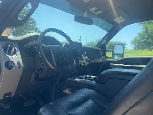 Used 2015 Ford F250 Lariat w/ Lariat Interior Package AWD/4WD image 16