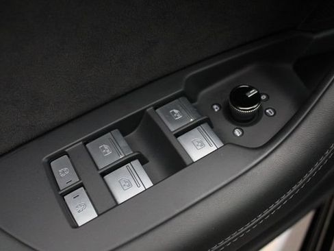 Used 2026 Audi RS 6 performance AWD/4WD image 8