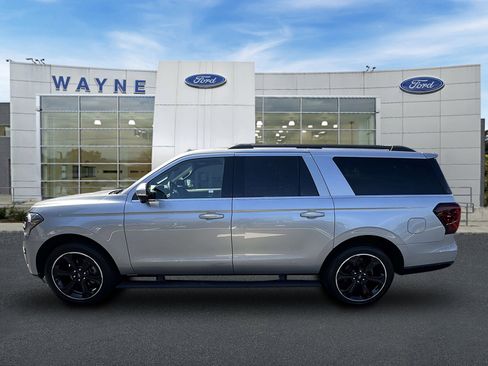 Used 2023 Ford Expedition Max Limited AWD/4WD image 7