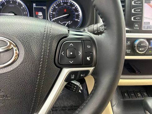 Used 2019 Toyota Highlander Limited AWD/4WD image 13