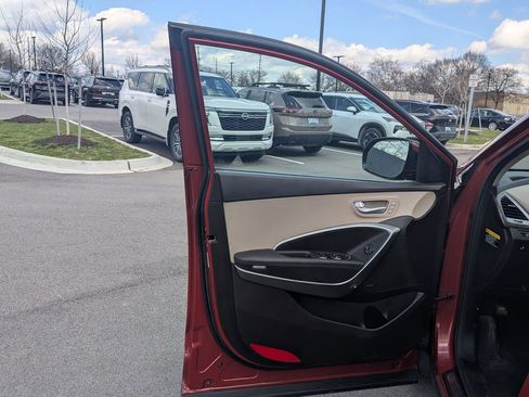 Used 2017 Hyundai Santa Fe Limited w/ Cargo Package AWD/4WD image 14