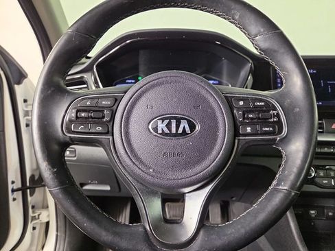 Used 2020 Kia Niro EX Premium FWD image 21