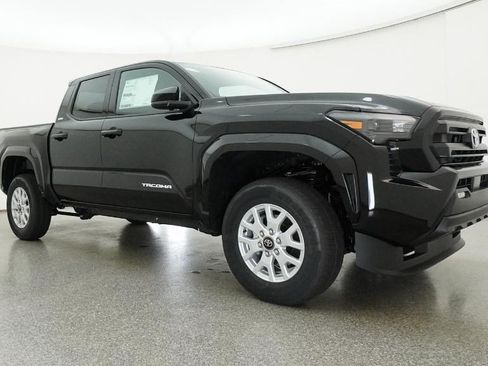 Used 2026 Toyota Tacoma SR5 RWD image 32