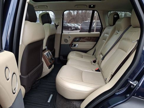 Used 2019 Land Rover Range Rover HSE image 11
