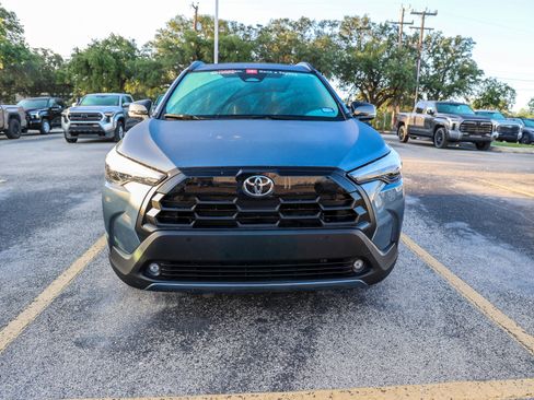 Used 2026 Toyota Corolla Cross XLE w/ Convenience Package FWD image 3