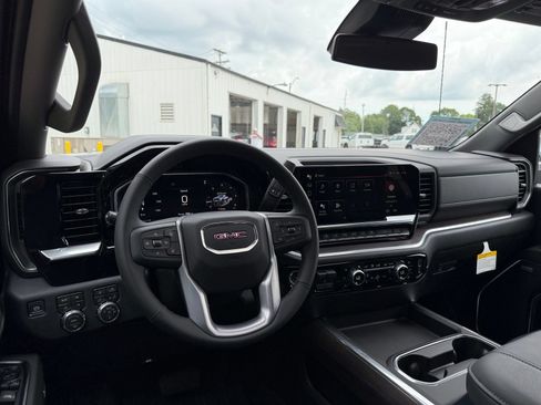 New 2026 GMC Sierra 2500 SLT w/ SLT Premium Package AWD/4WD image 17